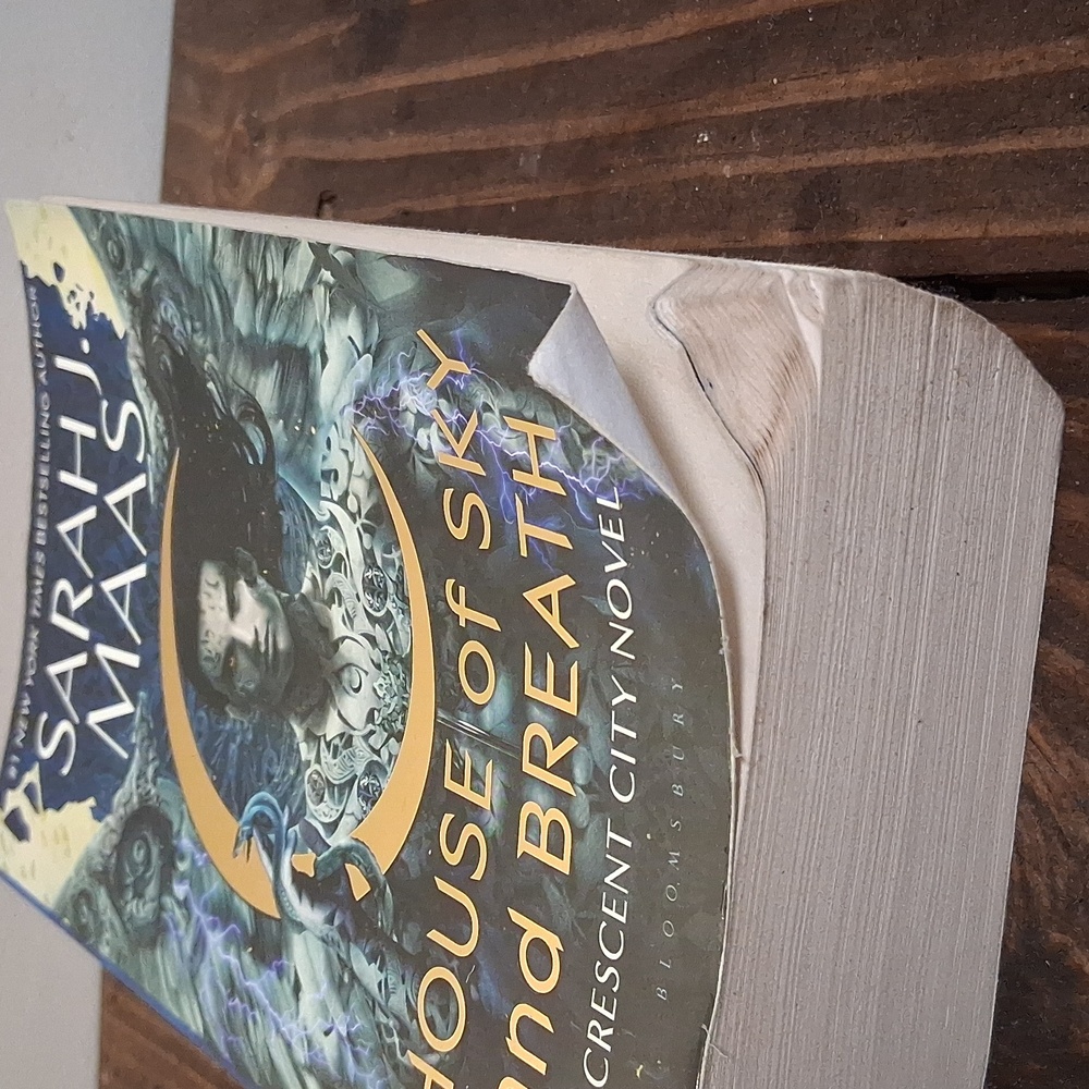 House of Sky and Breath By Sarah J. Maas - Picture 4 of 4